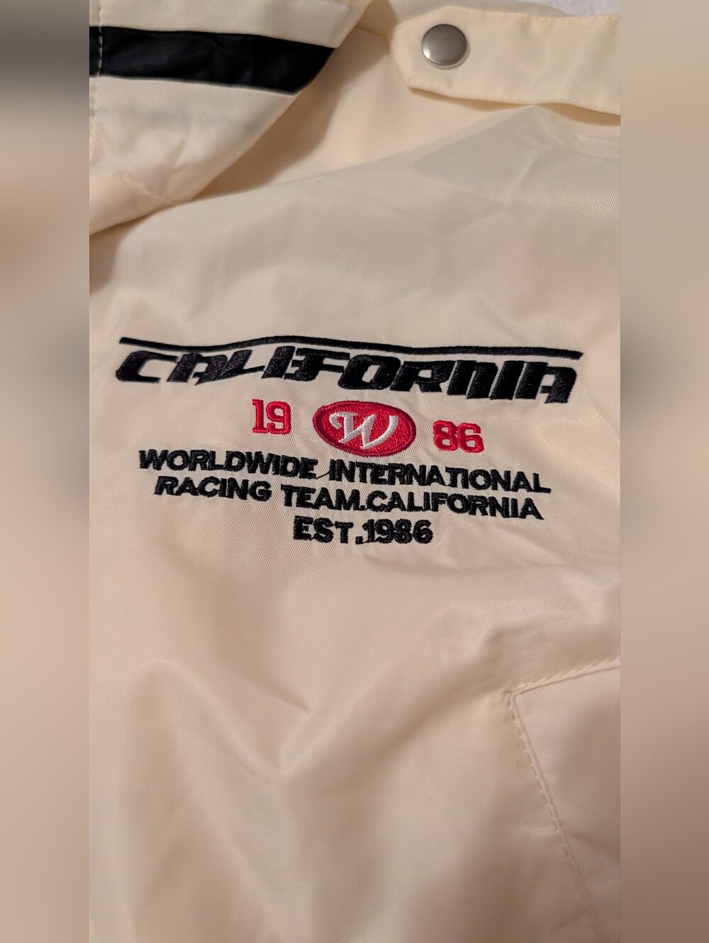 Forever 21 Cropped Bomber Jacket Size Small Creamy White NWT - Picture 3 of 9